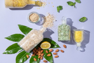 Homemade Summer Bath Salt with Almonds