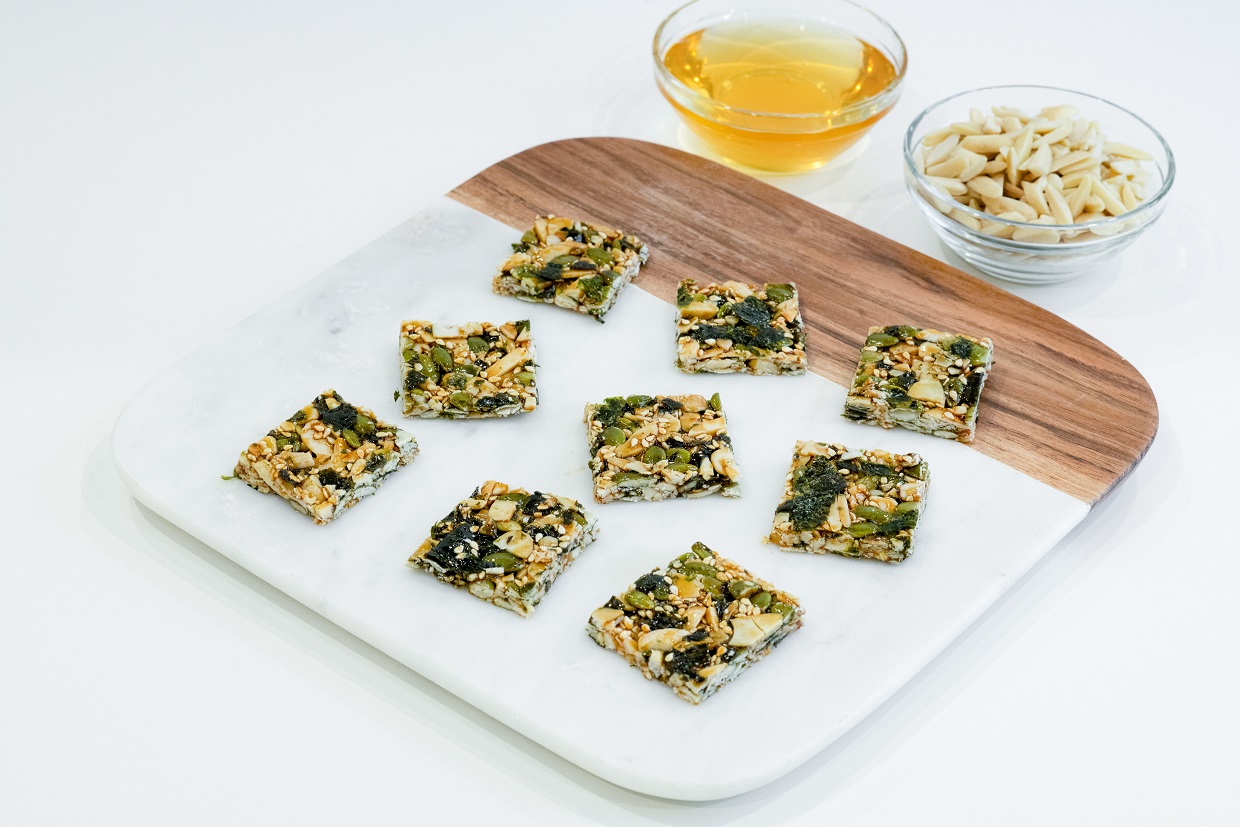 Almond Tamari Crisps 